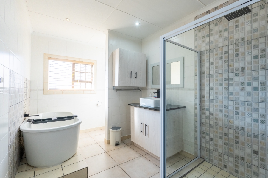 4 Bedroom Property for Sale in Dana Bay Western Cape
